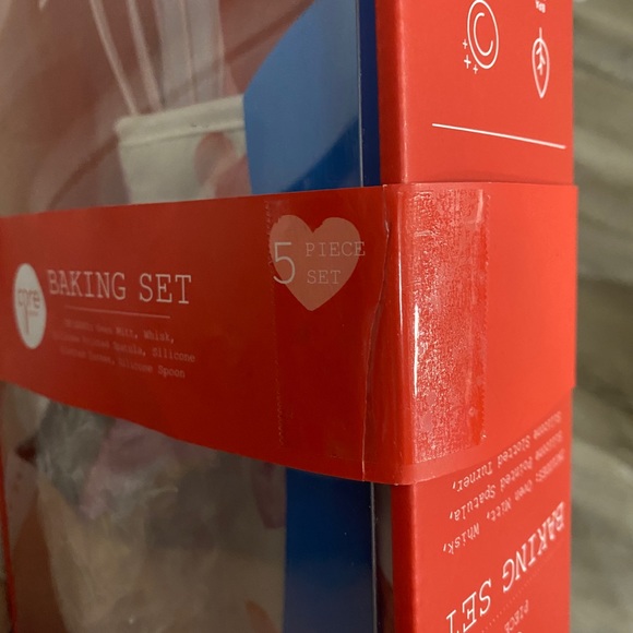 Core Kitchen Valentine's Baking Set w/XOXO Cookie Cutter & Dual Ended Spatula - Picture 10 of 10